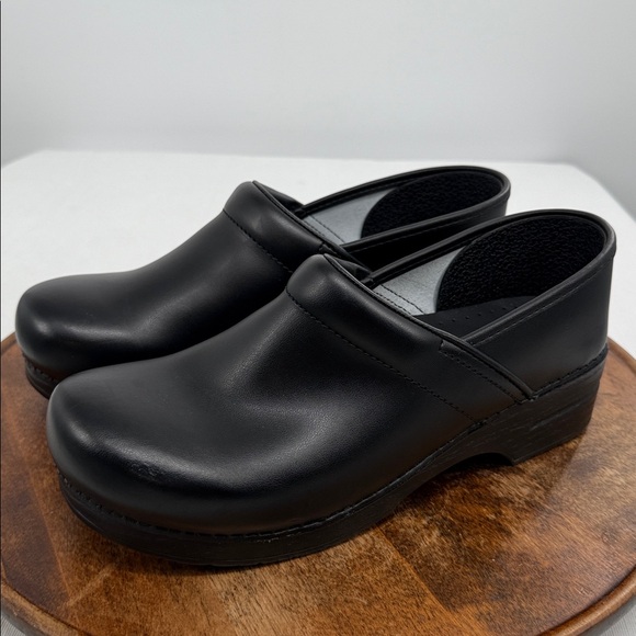 Dansko Shoes 44 (Mens 10.5-11) Black Leather Clog Nursing Professional Slip On - Picture 1 of 12